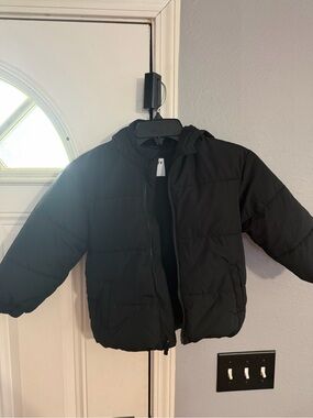 Old Navy 5T Kids Black Hooded Puffer Jacket - Lightweight Winter Coat